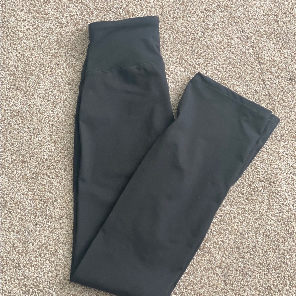 Old Navy High Waisted Elevate Compression Pants - image 3
